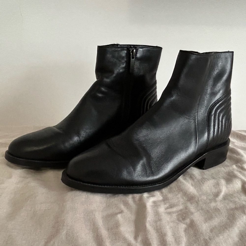 Aquatalia Black Leather Zipper Ankle Boots